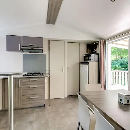 Mobil-home Pour 7 Personnes Avec Terrasse A - Api-1-52-1423 La Bastide-de-Sérou