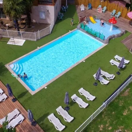 مكان تخييم Mobil-home Pour 7 Personnes Avec Terrasse A - Api-1-52-1423 *