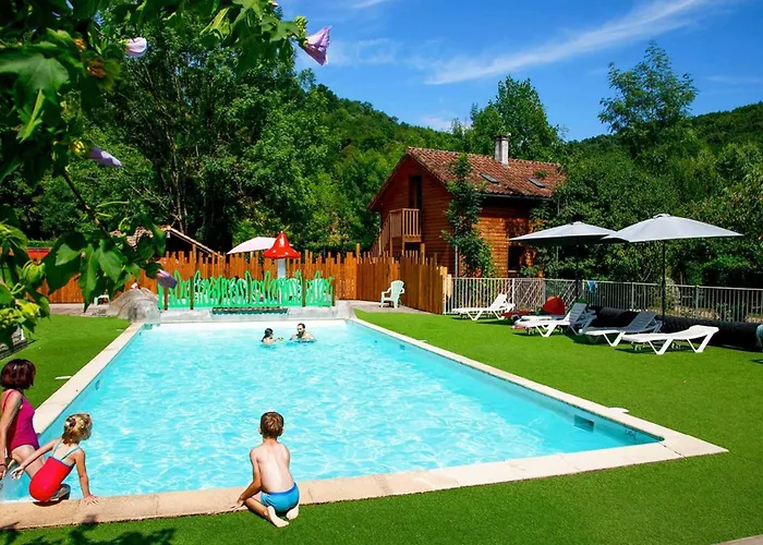 مكان تخييم Mobil-home Pour 7 Personnes Avec Terrasse A - Api-1-52-1423 La Bastide-de-Sérou