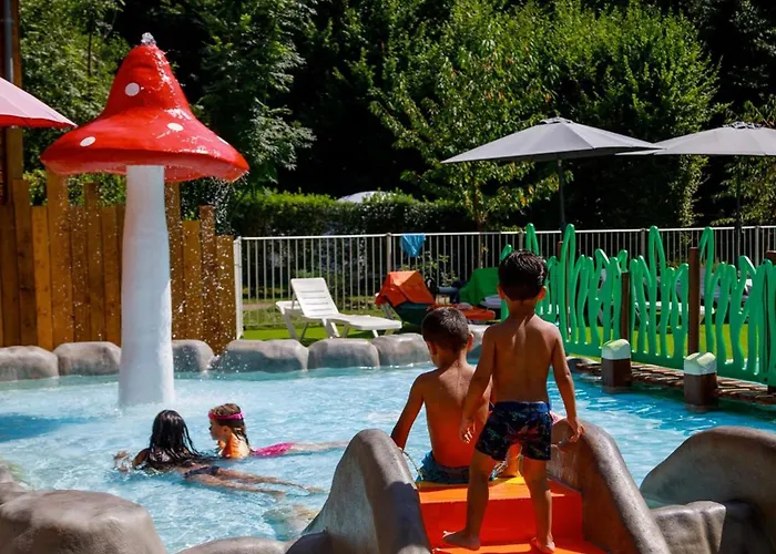 Mobil-home Pour 7 Personnes Avec Terrasse A - Api-1-52-1423 * La Bastide-de-Sérou